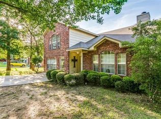 569 Dylan Ct, Azle, TX 76020