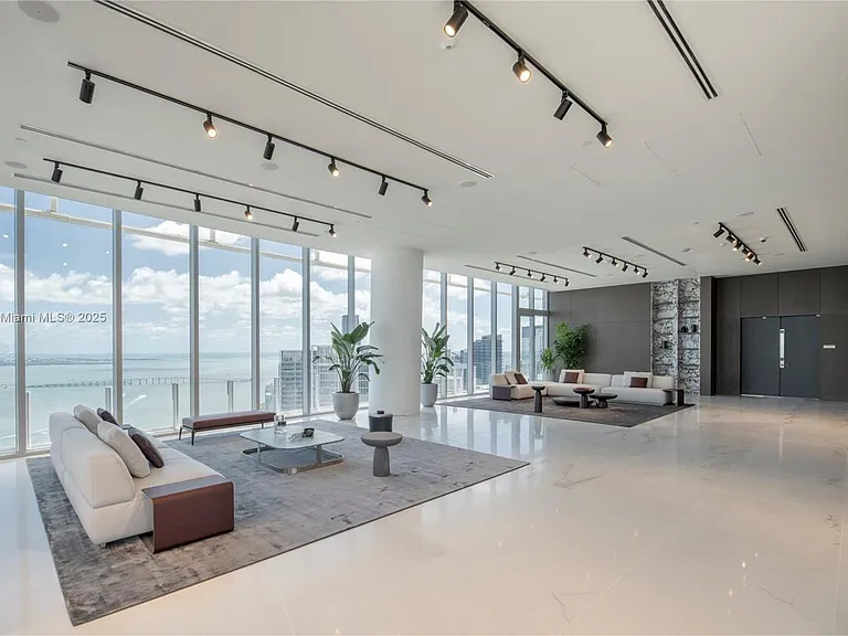 300 Biscayne Boulevard Way #4 — Photo 3