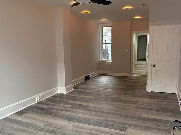 3rd image of 535 Moss St