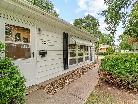 3rd image of 1238 S Hill Dr