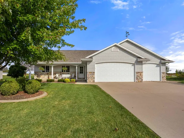 1615 Caroline Dr, New London, WI 54961