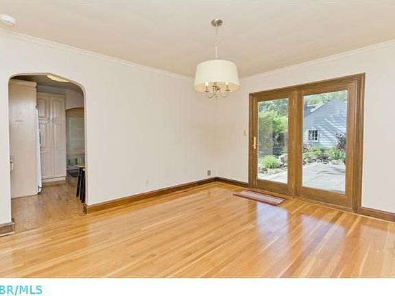 5th image of 2400 N Havenwood Dr