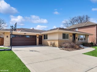 213 E Kathleen Dr, Park Ridge, IL 60068