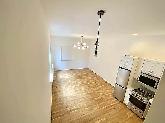 Rented by J PRESTON AND ASSOCIATES INC | media 15