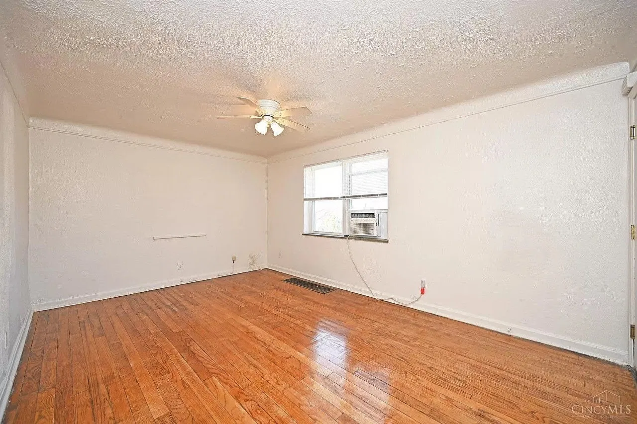 149 Glenridge Pl — Photo 2