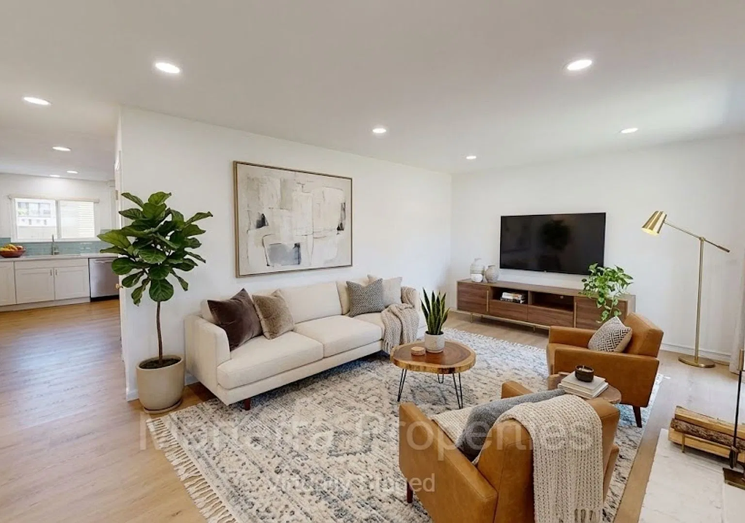 Beautiful 4 bedroom Home! — Photo 1