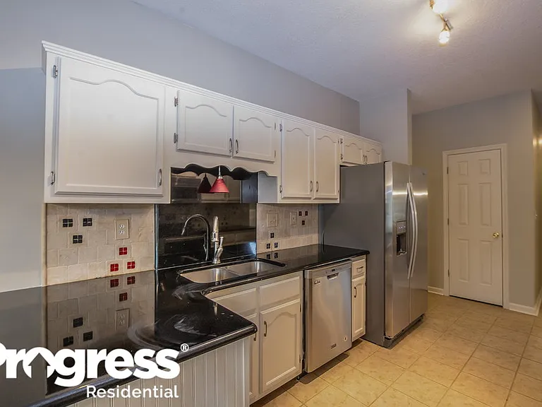 8595 Bell Ridge Dr — Photo 6