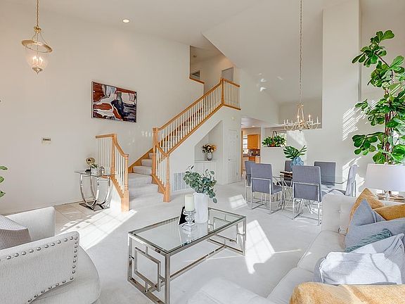 4th image of 3305 Montecito Dr