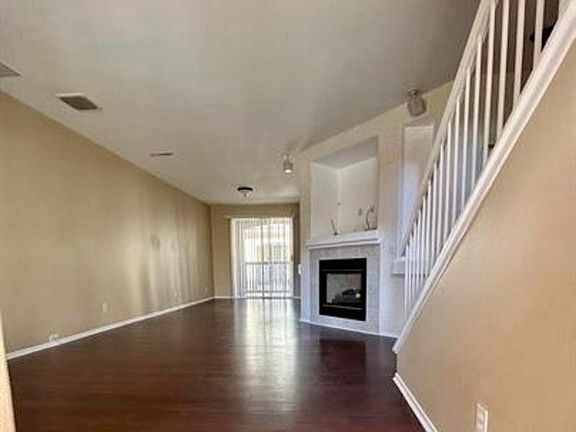3rd image of 962 Camino De La Reina Unit 91