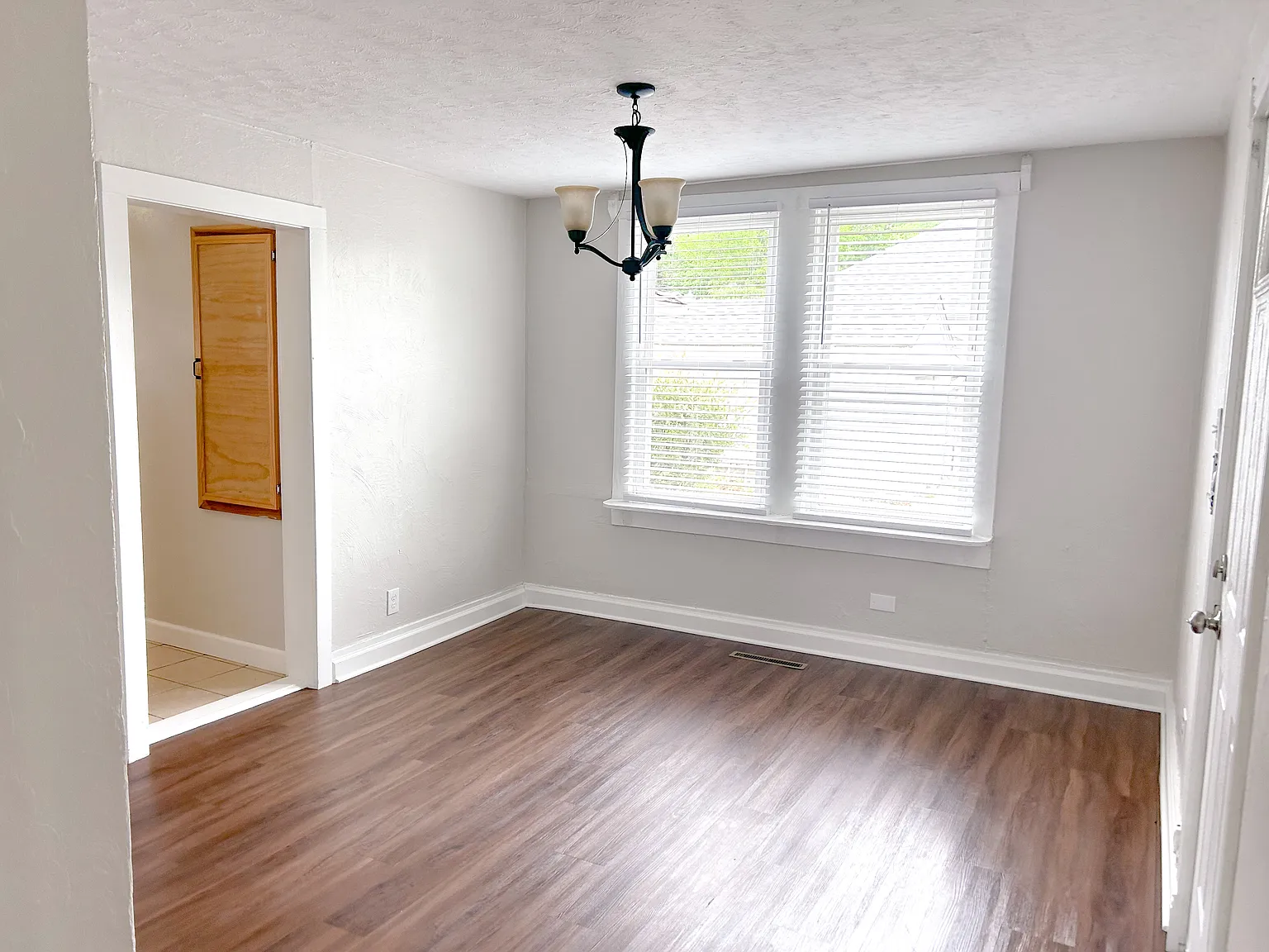 3 bed, 1600 sqft, $1,650 — Photo 3