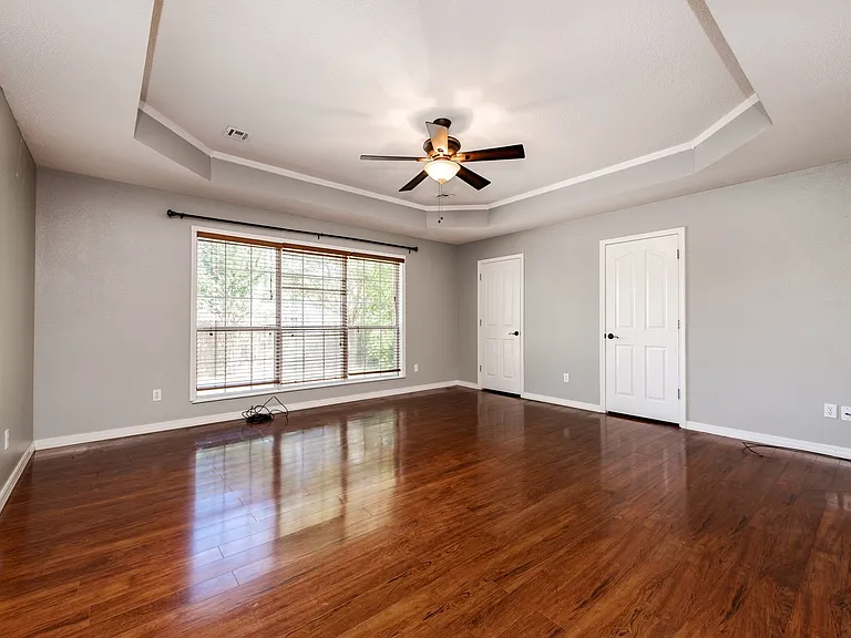 2705 SE 6th St — Photo 8