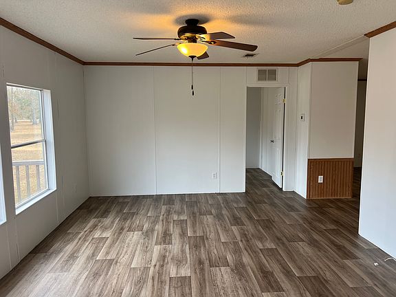 4th image of 104 Buggy Whip Ln