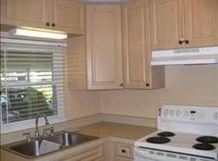 5252 11th St, Zephyrhills, FL 33542