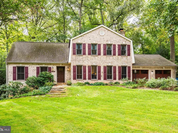 12205 Lake James Dr, Herndon, VA 20171