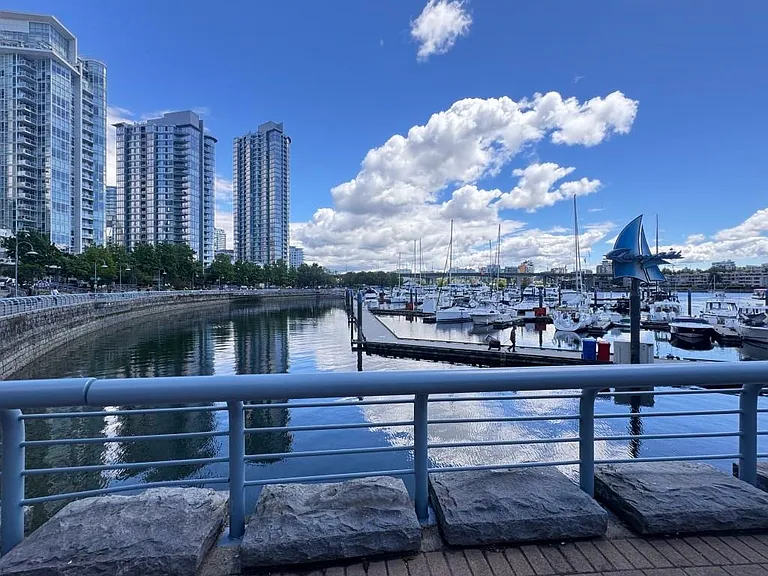 1201 Marinaside Cres #1005 — Photo 23