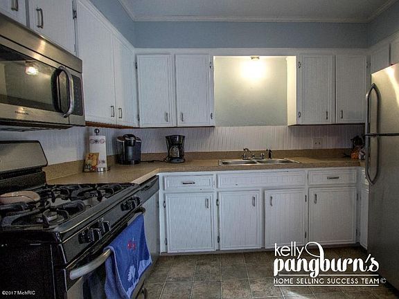 5th image of 934 McCarty St NW #10