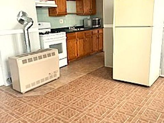 2nd image of 198 Davis St #2E