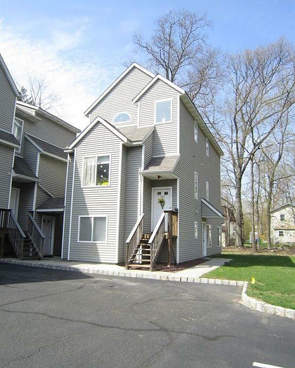 1st image of 422 Arlington Ct #422