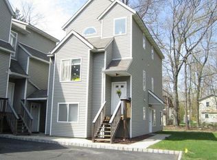 422 Arlington Ct #422, Nanuet, NY 10954