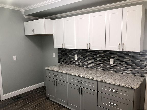 4th image of 125 N Holmes St