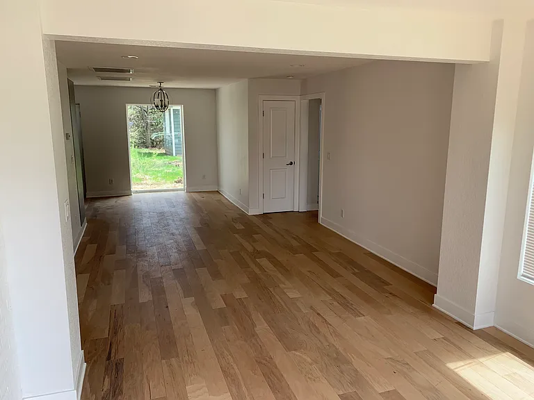 1340 Poplar St — Photo 15