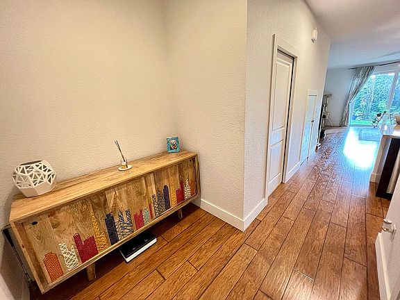 3rd image of 4652 Horseshoe Cir