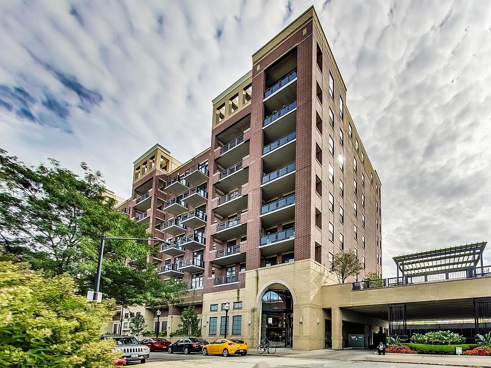 1st image of 811 W 15th Pl Unit 606