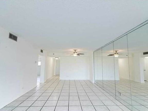 4th image of 3660 NE 166th St APT 706