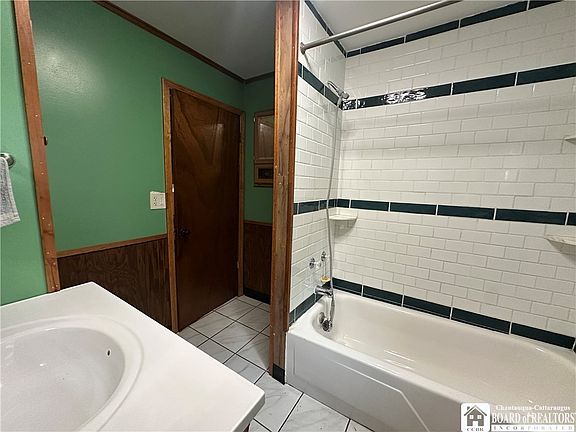 5th image of 19 Lakecrest Ave