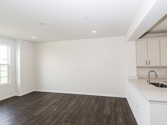 4th image of 13918 S Addison 3.02 Trl