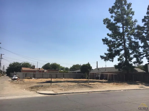 1712 P St, Bakersfield, CA 93301
