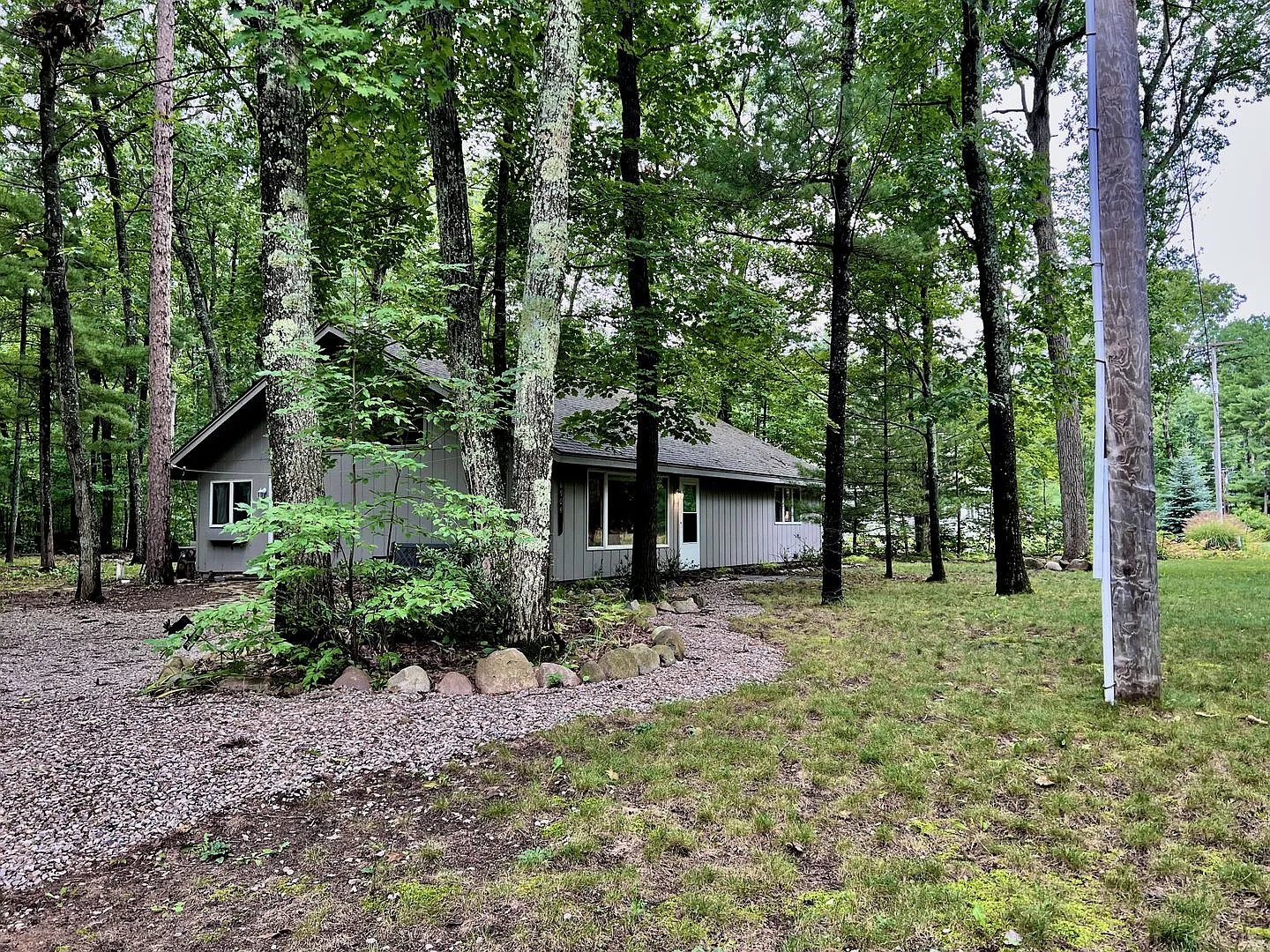 Adorable Cottage Retreat Steps from Duck Lake! — Photo 1