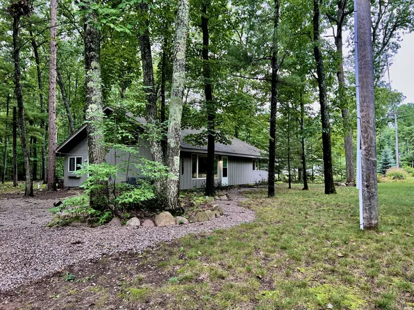 8904 Park Ln, Interlochen, MI 49643