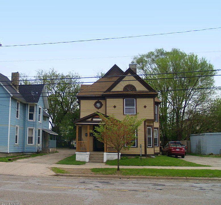 1st image of 838 Broadway Ave NW