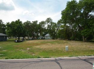 1115 Military Rd, North Sioux City, SD 57049