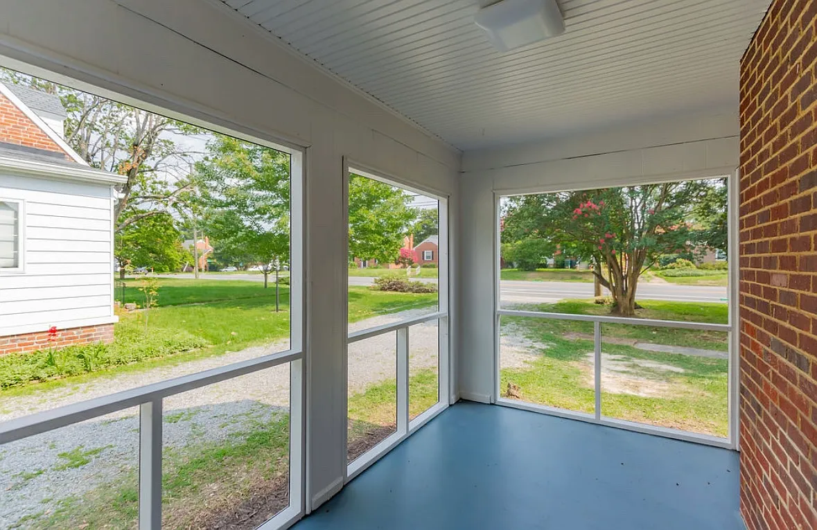 4 bed, 1919 sqft, $2,700 — Photo 3