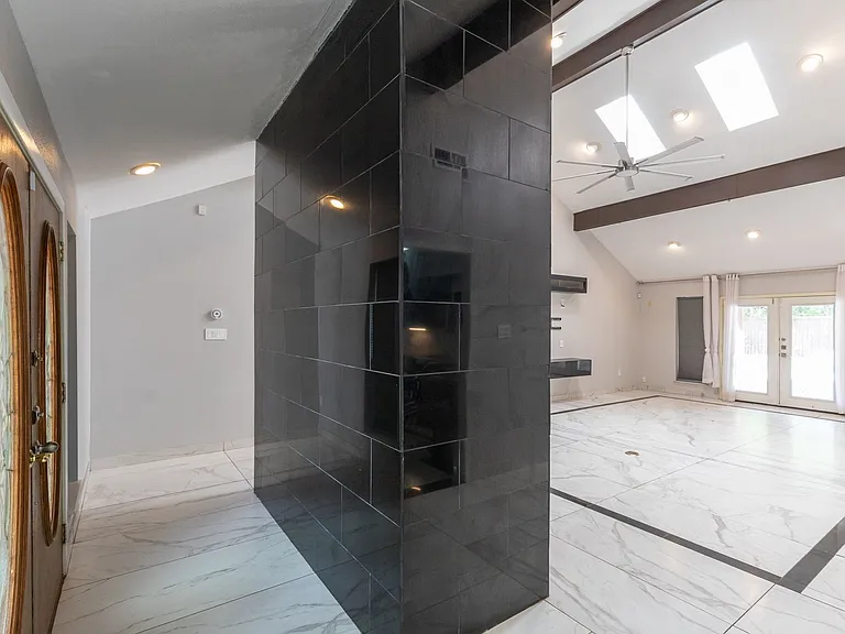 46 Augusta Dr — Photo 3