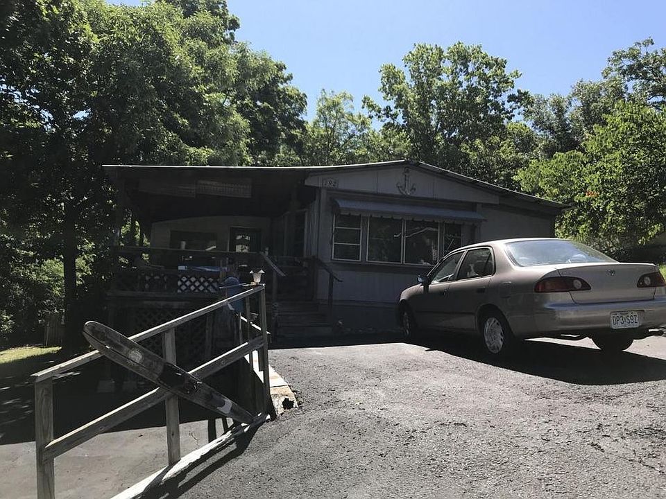 1st image of 192 Shoreline Ln