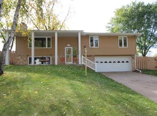 3305 Selkirk Dr, Burnsville, MN 55337
