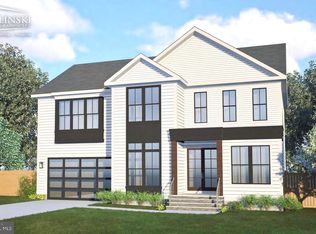 1022 Hillcrest Dr SW, Vienna, VA 22180