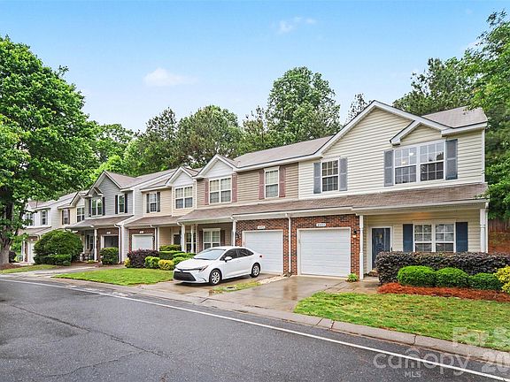 2nd image of 1011 Silver Springs Rd