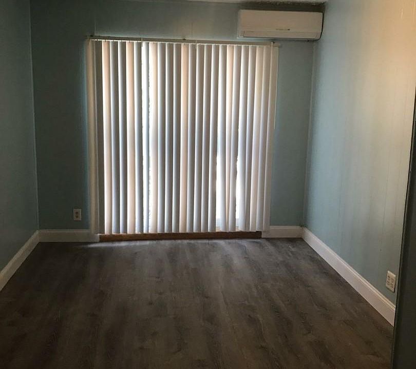 1st image of 7542 197th St Floor 1