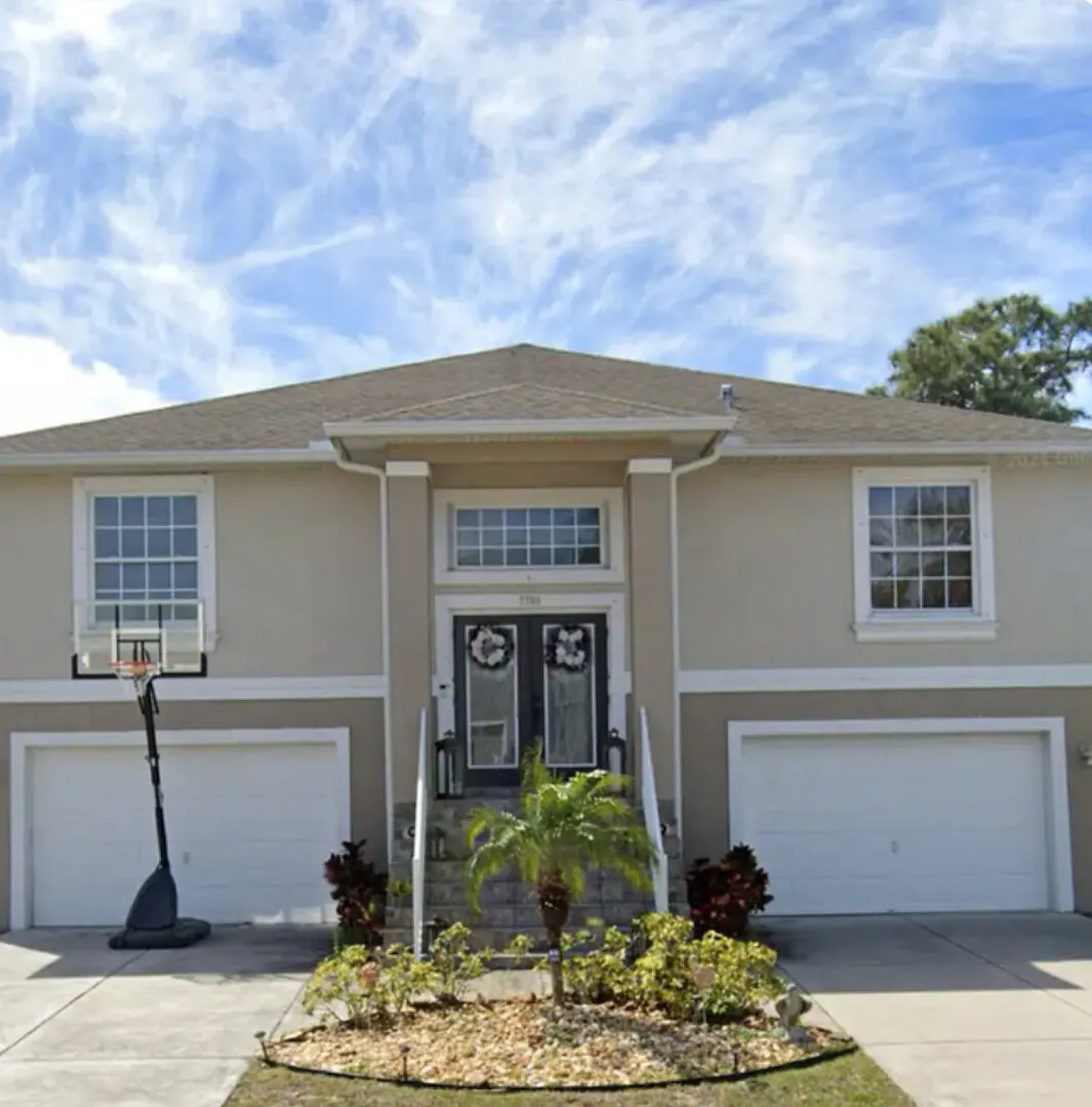 Hudson home — Photo 1