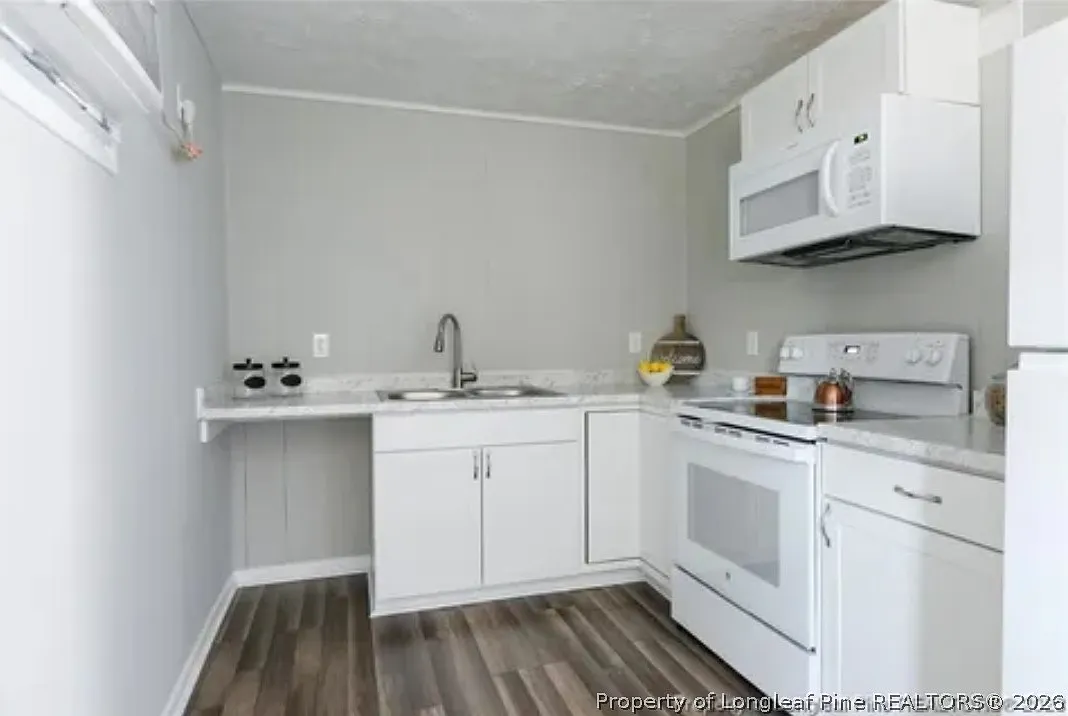 1 bed, 1.0 bath, 494 sqft, $1,200 — Photo 3