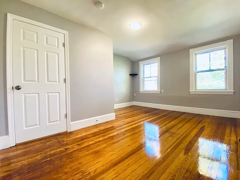 114 White St #3 — Photo 1