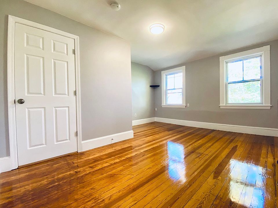 1st image of 114 White St #3
