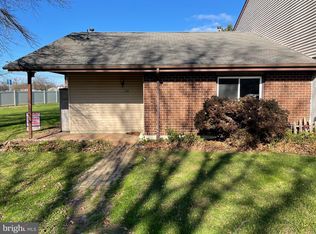 345 Greenland Dr, Lancaster, PA