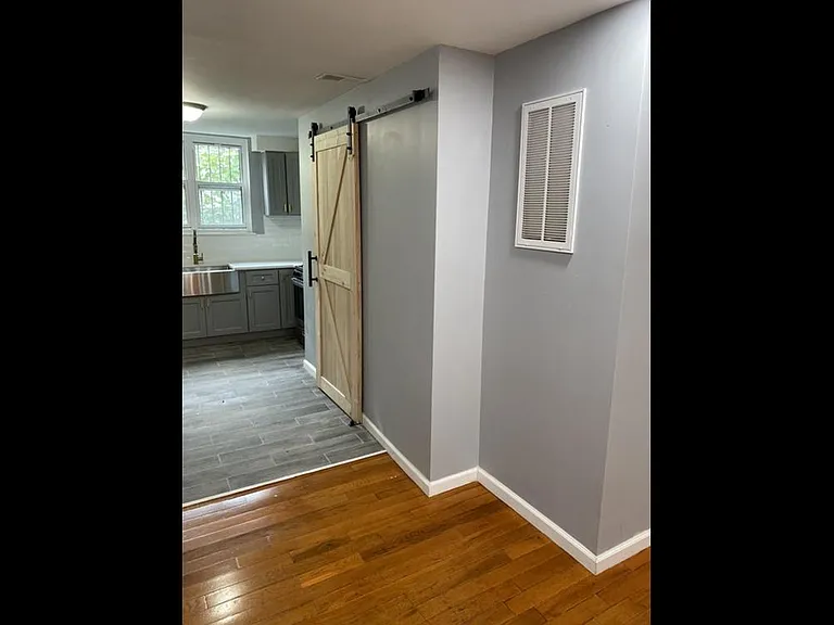 831 Winton St — Photo 6