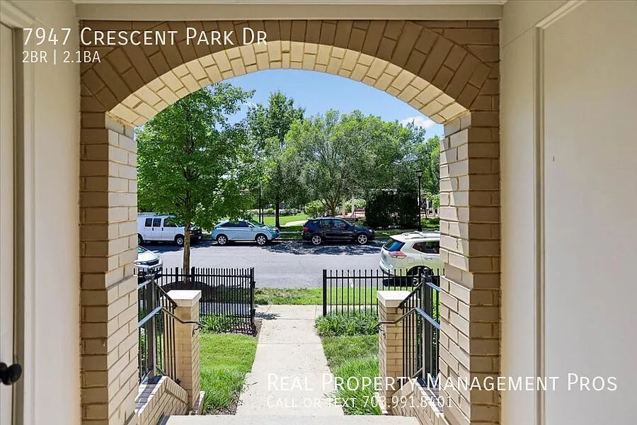 Qualify for a zero deposit? New paint and carpet — Photo 4
