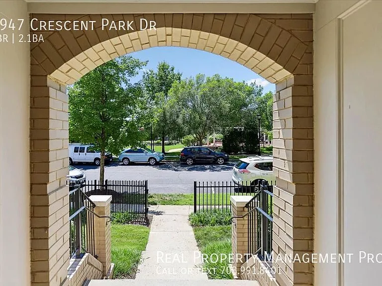 7947 Crescent Park Dr — Photo 4